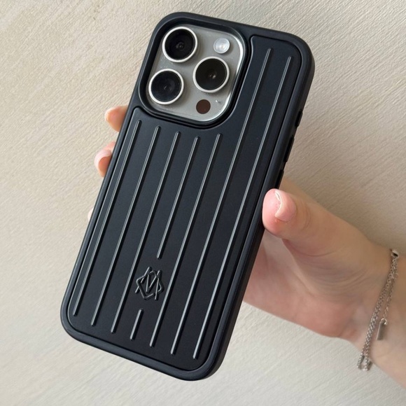 Rimowa IPhone Case  Black  Aluminum For IPhone 15 Pro - Picture 1 of 2